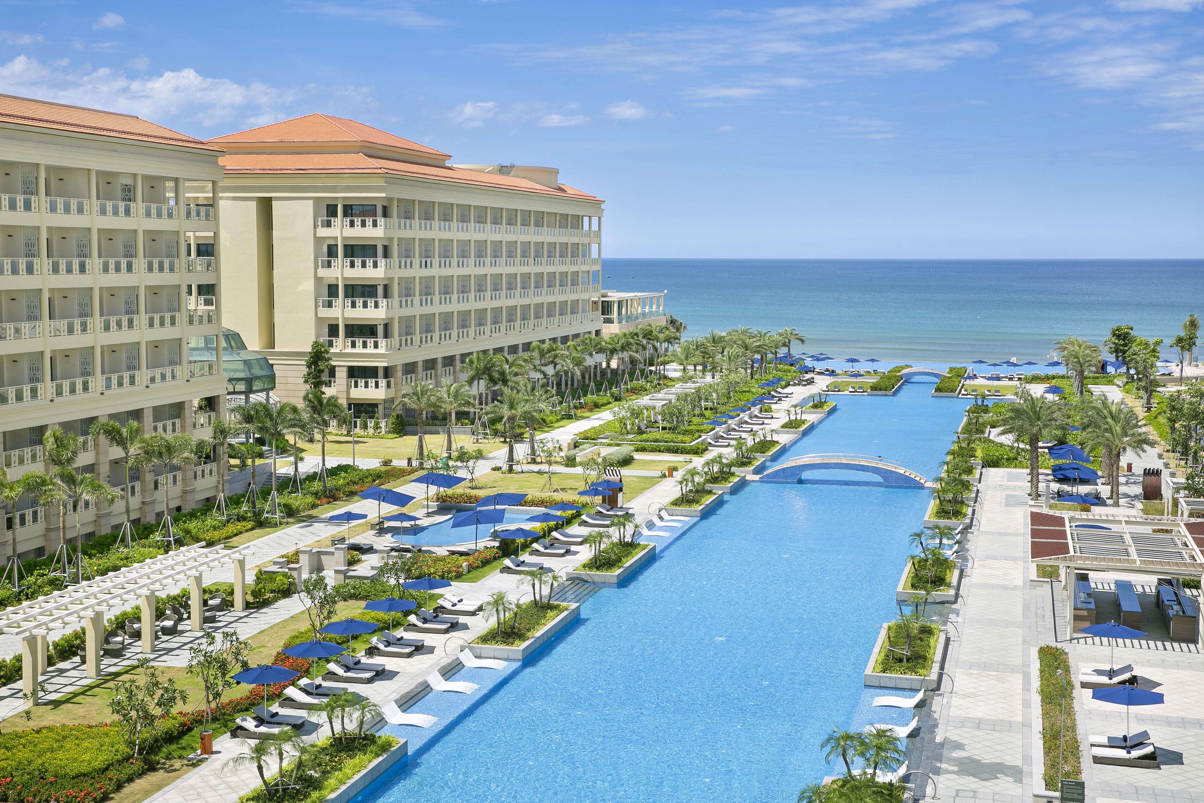 Sheraton Grand Danang Resort & Convention Center Exterior photo