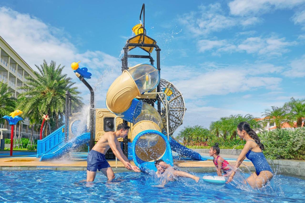 Sheraton Grand Danang Resort & Convention Center Exterior photo