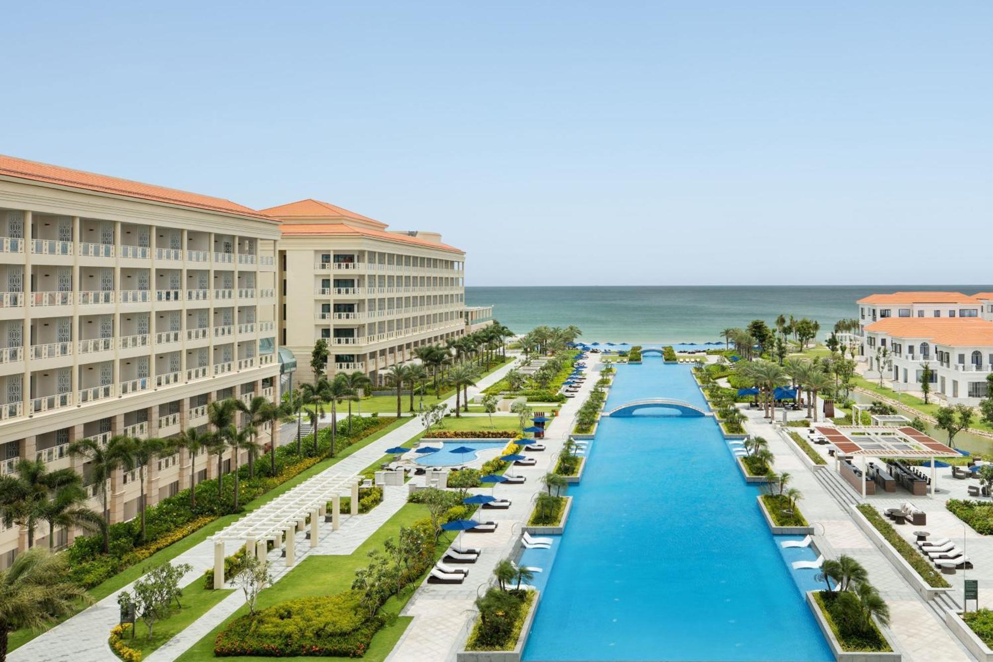 Sheraton Grand Danang Resort & Convention Center Exterior photo