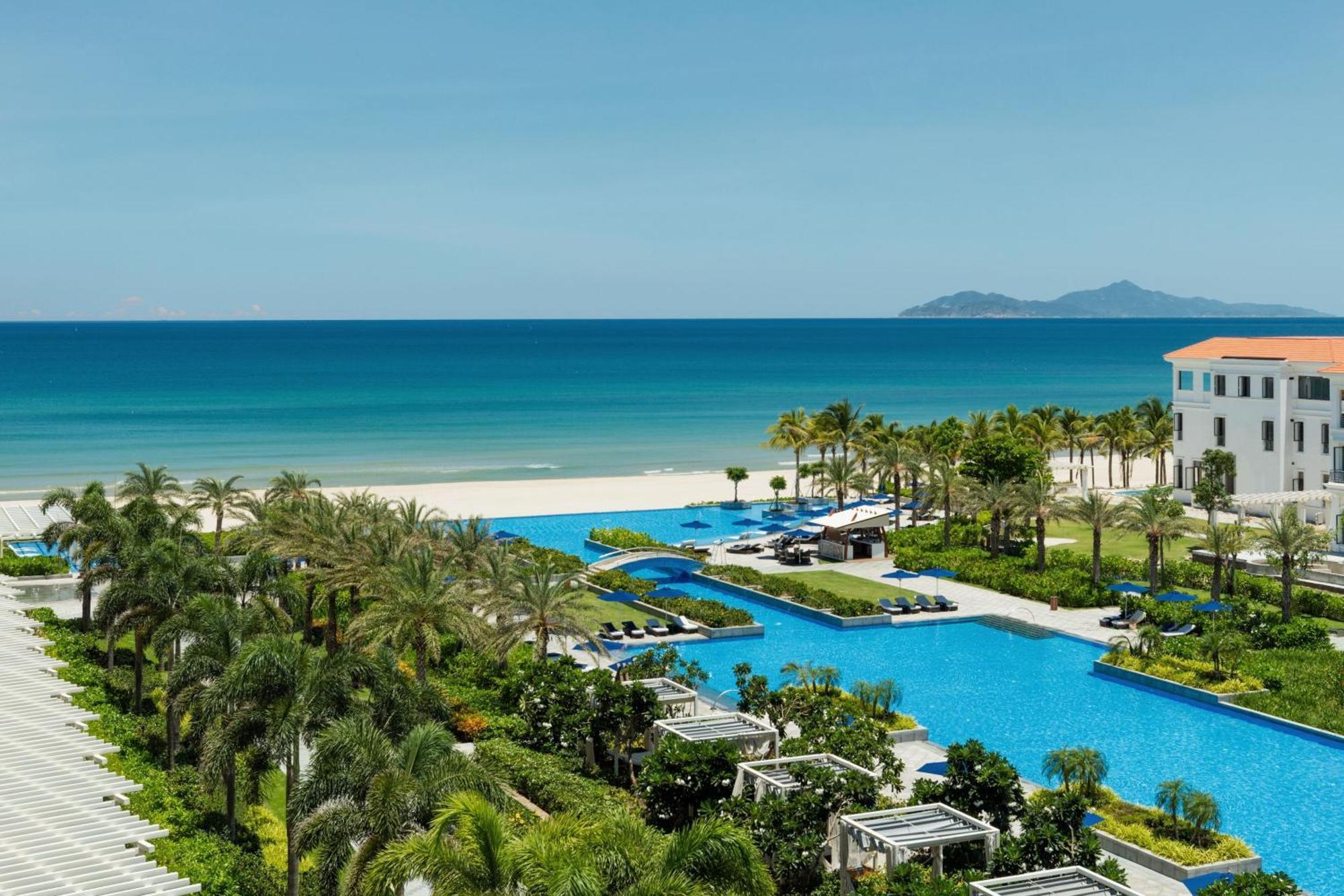 Sheraton Grand Danang Resort & Convention Center Exterior photo