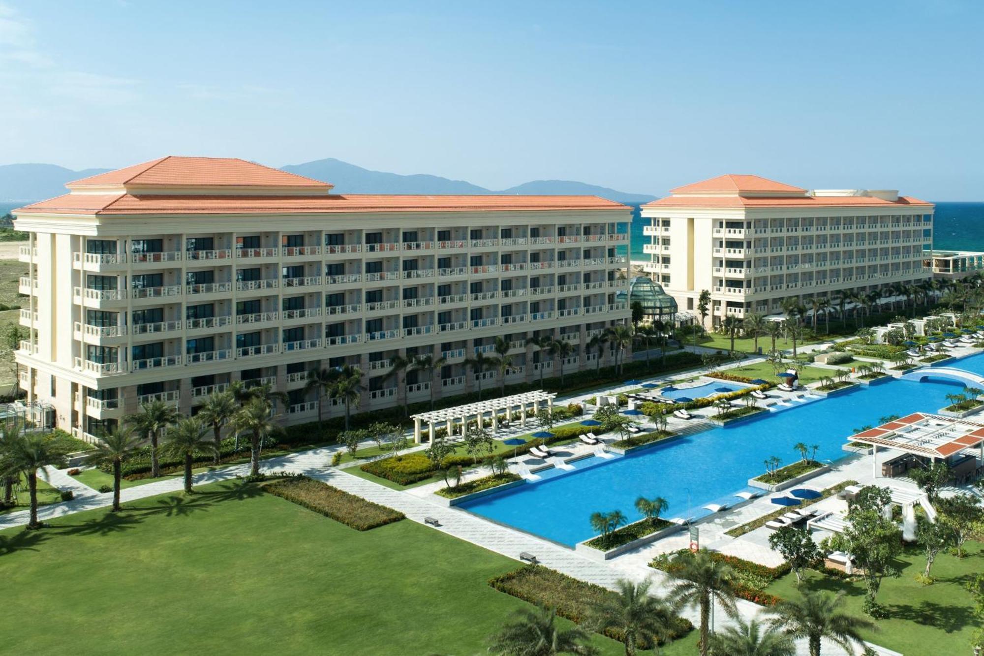 Sheraton Grand Danang Resort & Convention Center Exterior photo